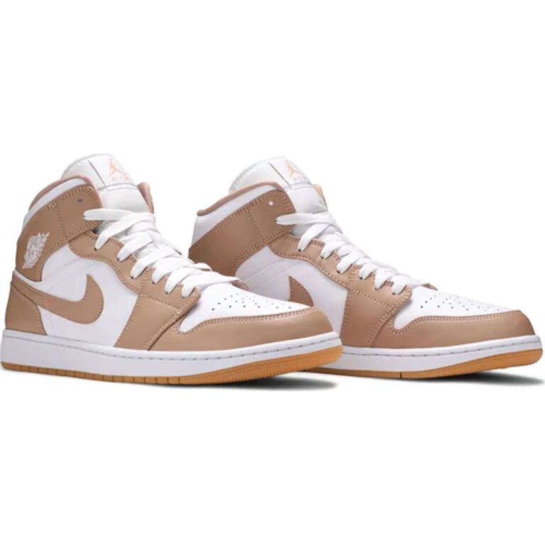 This is the front side of Air Jordan 1 Mid 'Tan Gum'. The beauty of Air Jordan 1 Mid 'Tan Gum'