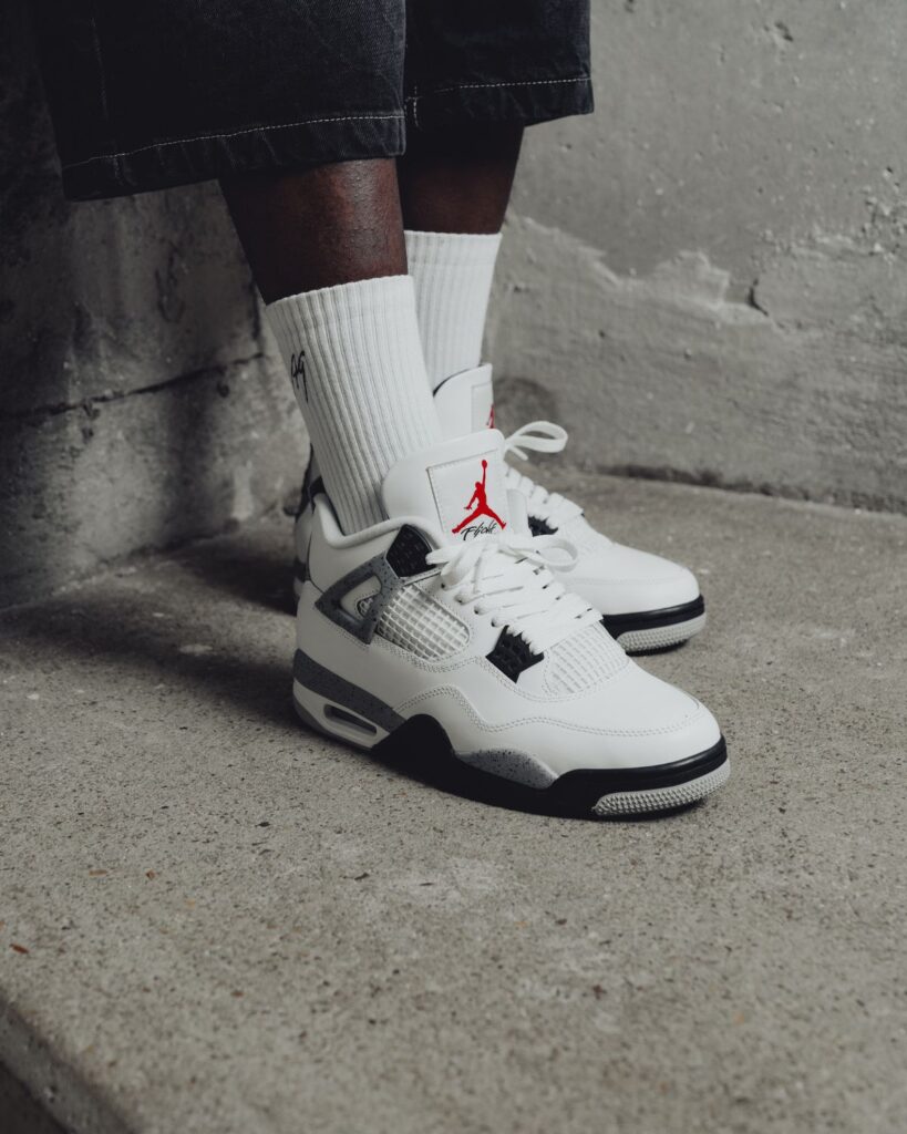 Air Jordan 4 Retro Golf White Cement